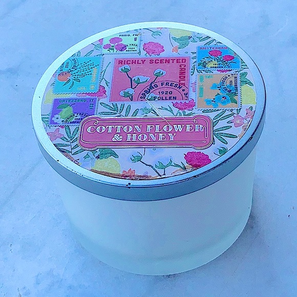 DW HOME CANDLE COTTON FLOWER & HONEY 2 WICK RICHLY SCENTED NEW - Picture 2 of 4